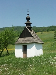 kapliczka na łące